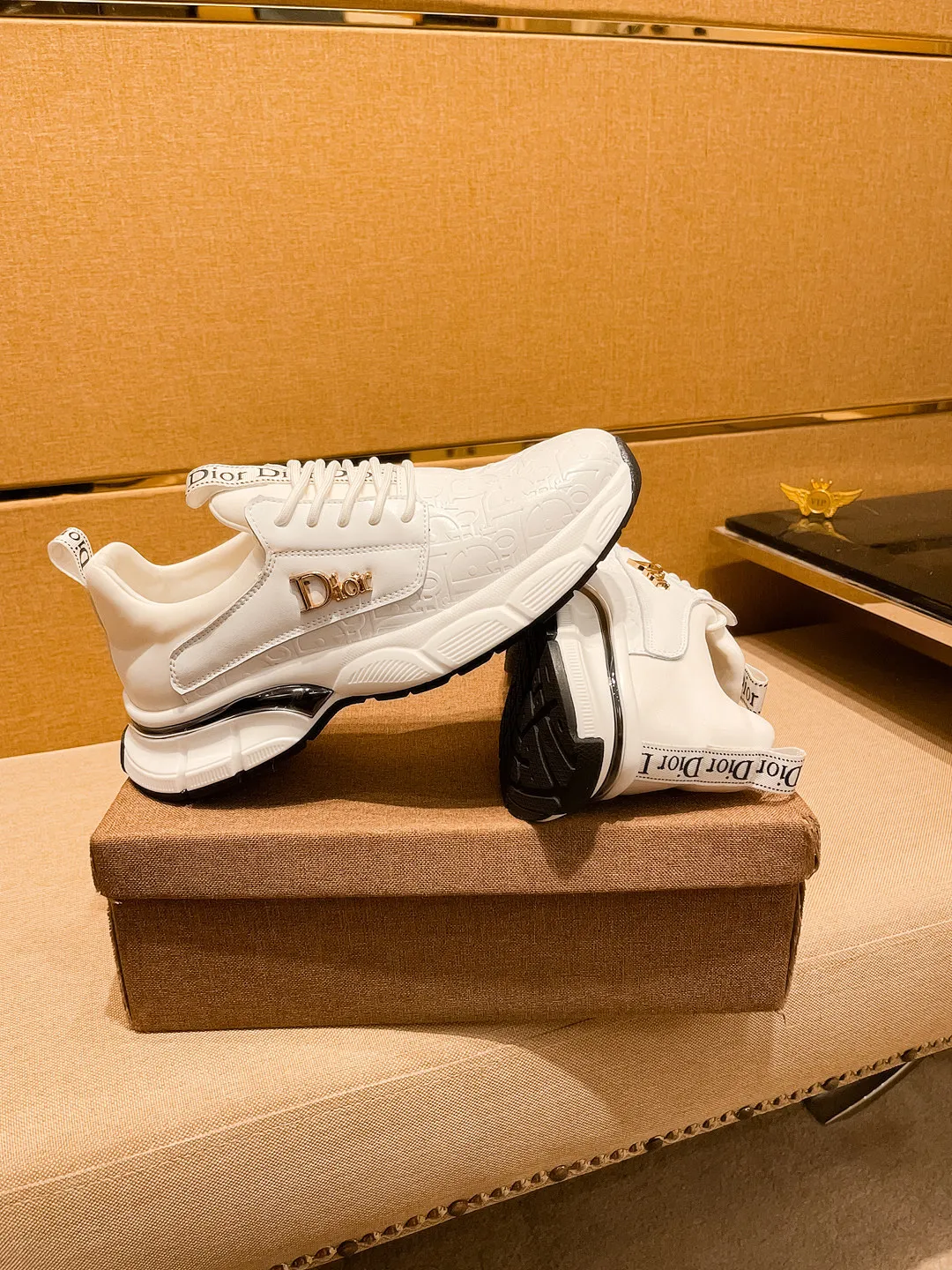 Men's shoes💰 440💰 [Dior] Men's high-end brand of shoes official website 1:1 latest masterpiece: the upper is made of Italian imported first-layer cowhide with a comfortable and breathable lining ➕original non-slip and wear-resistant outsole🔥, making walking more convenient and comfortable! An exclusive new model, a stunning work, a beautiful 1:1 replica [color] compared to the official quality! Create a fashionable personality to set off your uniqueness! A must-have for trendy men! Classic 🔥Size: 38-44 Color: 🔥 2⃣️colors available🔥.